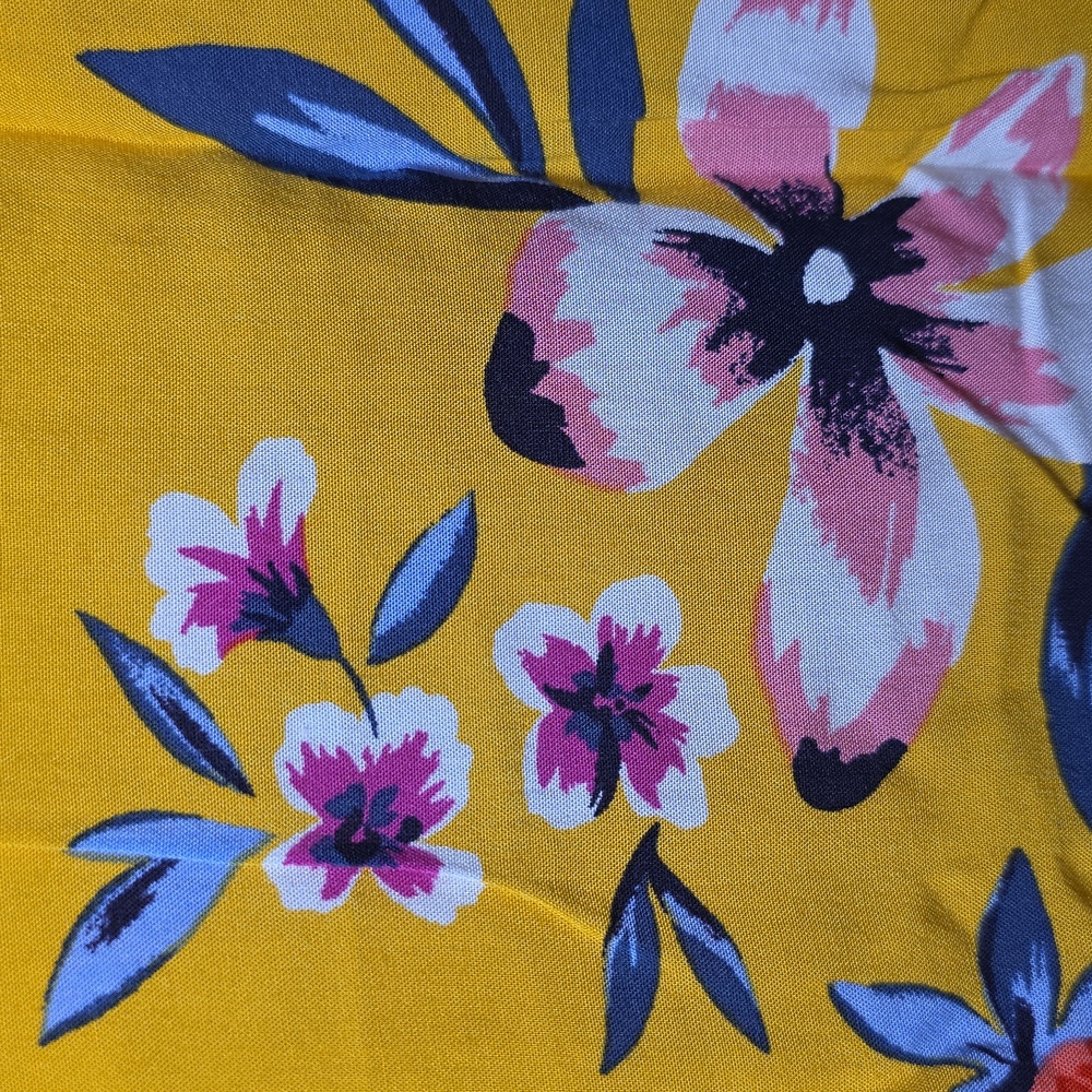 Old Navy Yellow Floral Sleeveless Blouse - Picture 3 of 5